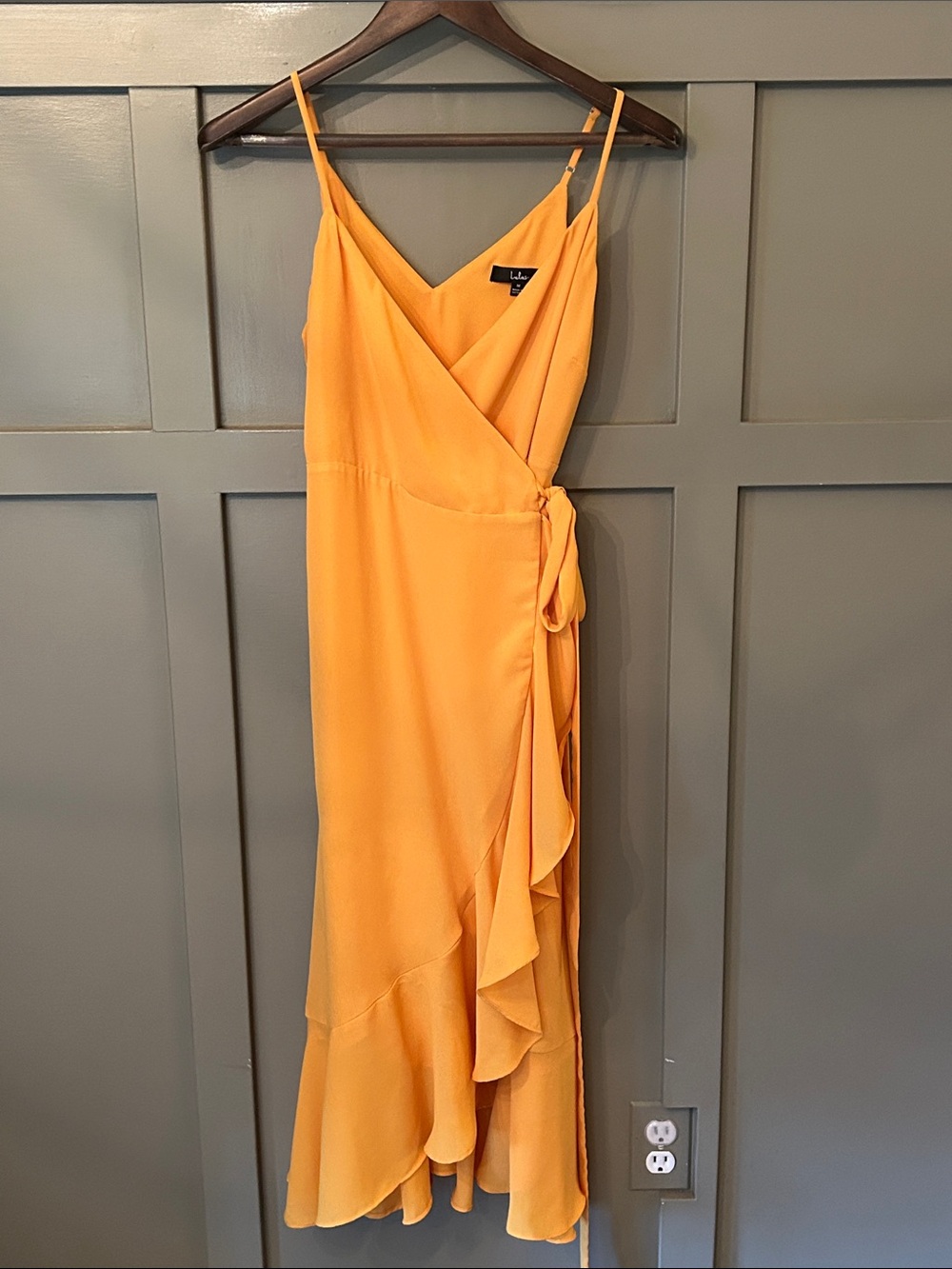 Lulus Manhattan Moment Bright Orange Ruffled Midi Wrap Dress Size Medium New
